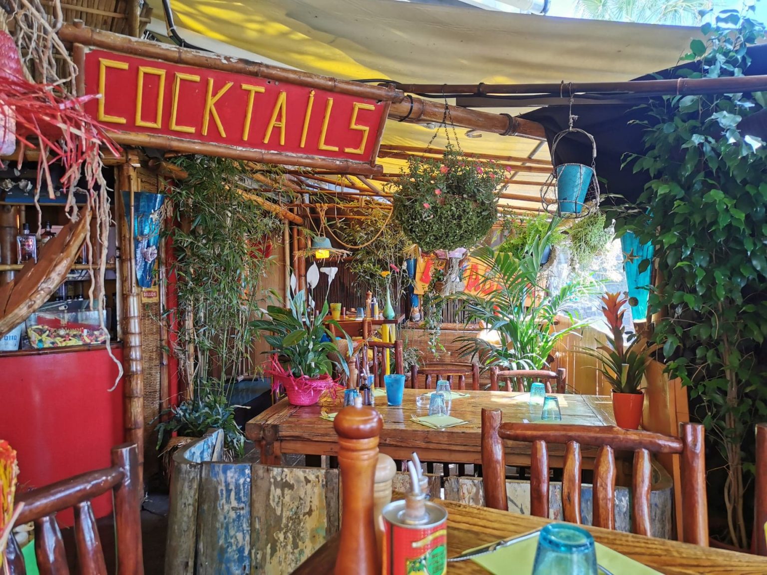La Cabane : une Oasis tropicale à Saint-Laurent du Var - Idées d'évasion