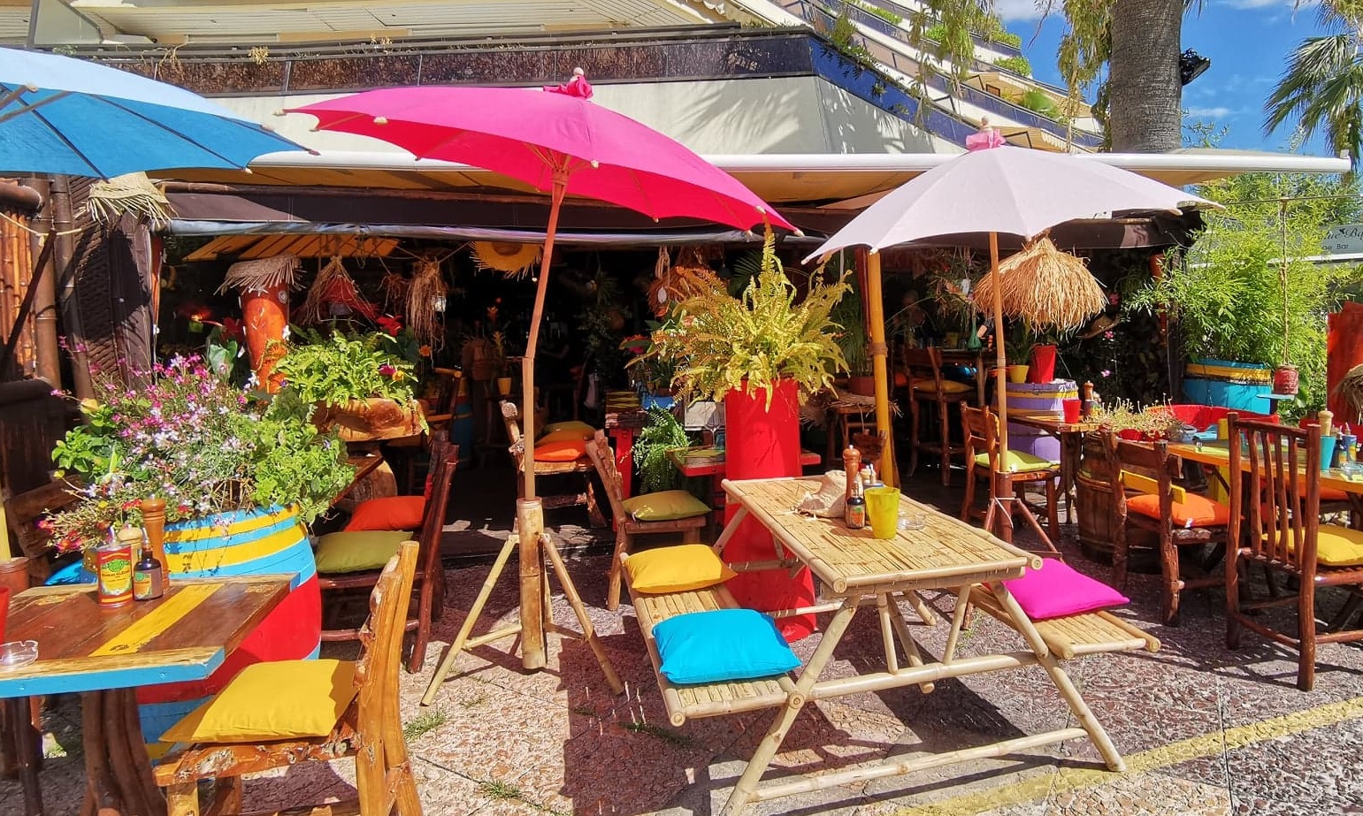 La Cabane : une Oasis tropicale à Saint-Laurent du Var - Idées d'évasion