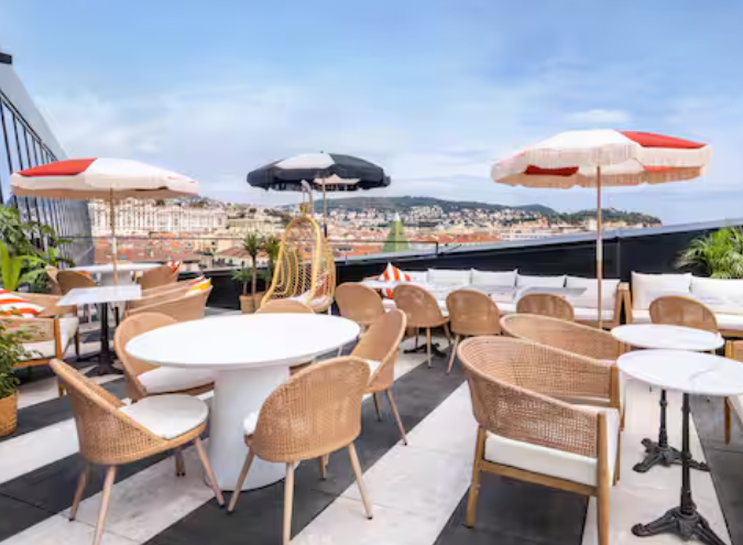 Rooftop du restaurant La Pesca (hotel double Tree Hilton à Nice