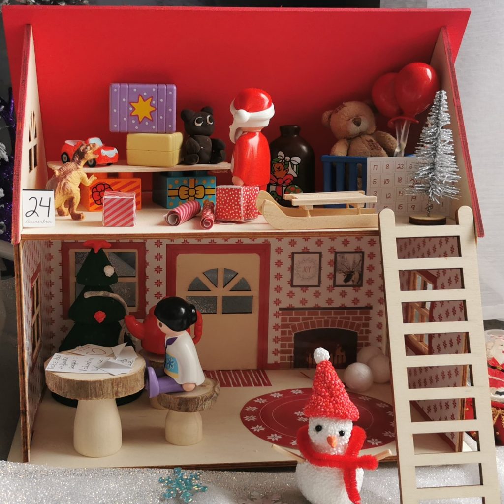 Maison et atelier du père Noel à fabriquer DIY avec les enfants