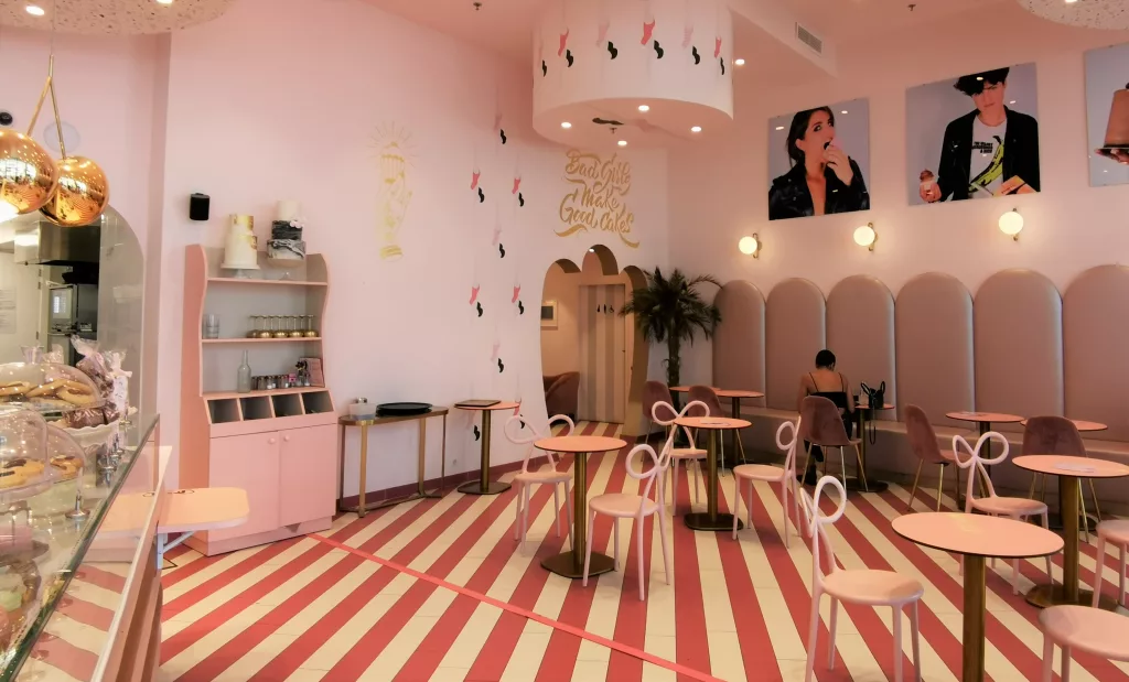 Café restaurant Bad Girls Good Cakes à Cap3000 à Saint Laurent du Var près de Nice 