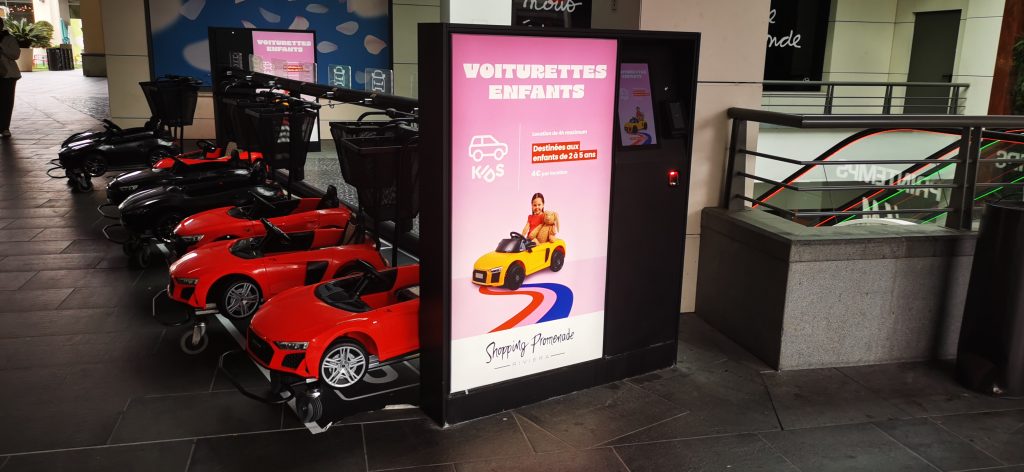 Location de voiturettes en sortant du parking principal par les escalators ou ascenseur (proche place des Arcades)