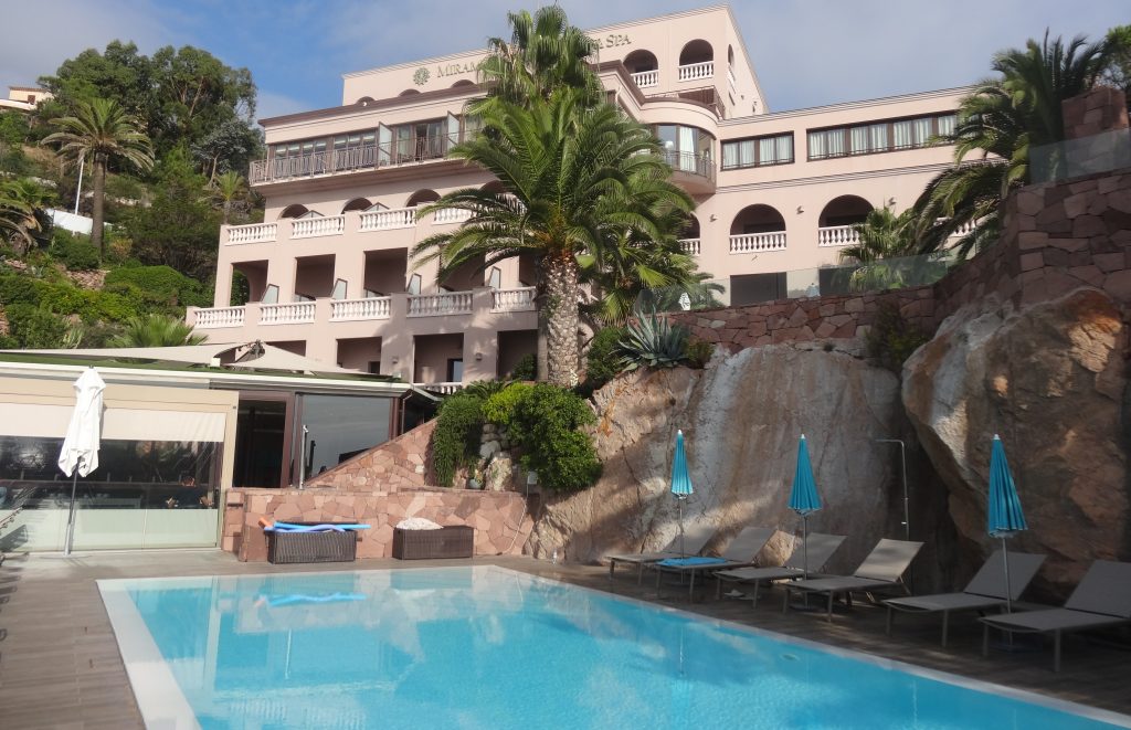 Le Miramar Beach Hotel à Théoule sur Mer dans les Alpes Maritimes