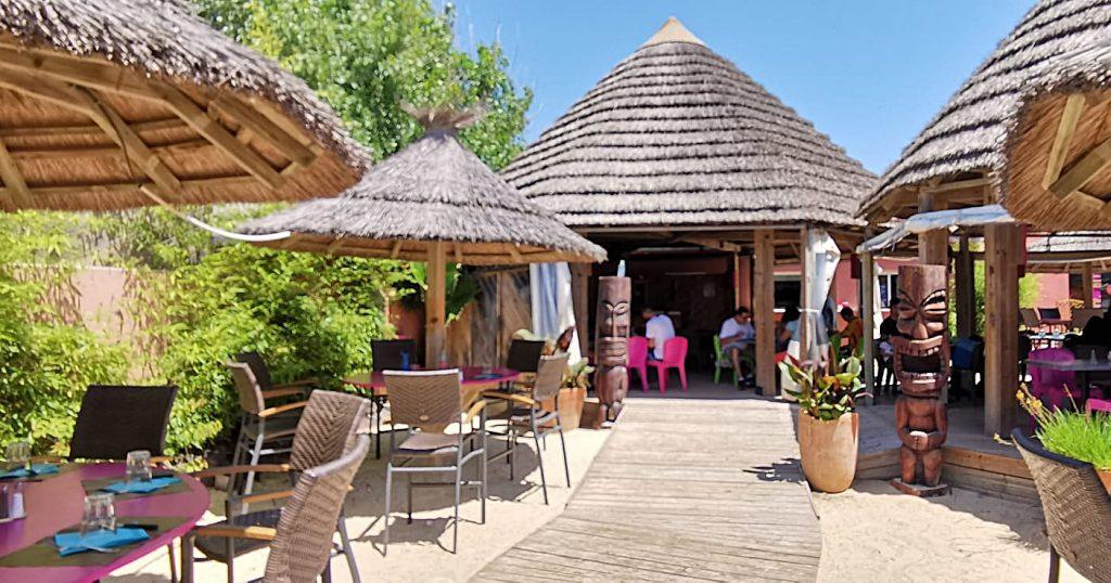 Le Tiki Restaurant et Bar au Camping Aloha à Sérignan dans l 'Héraut restaurant exotique et camping exotique dans le sud de la France